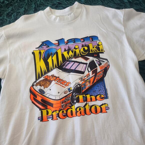Vintage Alan Kulwicki “The Predator” Hooters Racing NASCAR Tee XL USA 23x33 - Picture 3 of 6